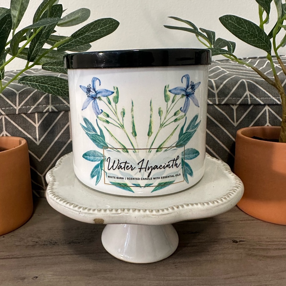 Brand new - Bath & Body Works 3-Wick candle